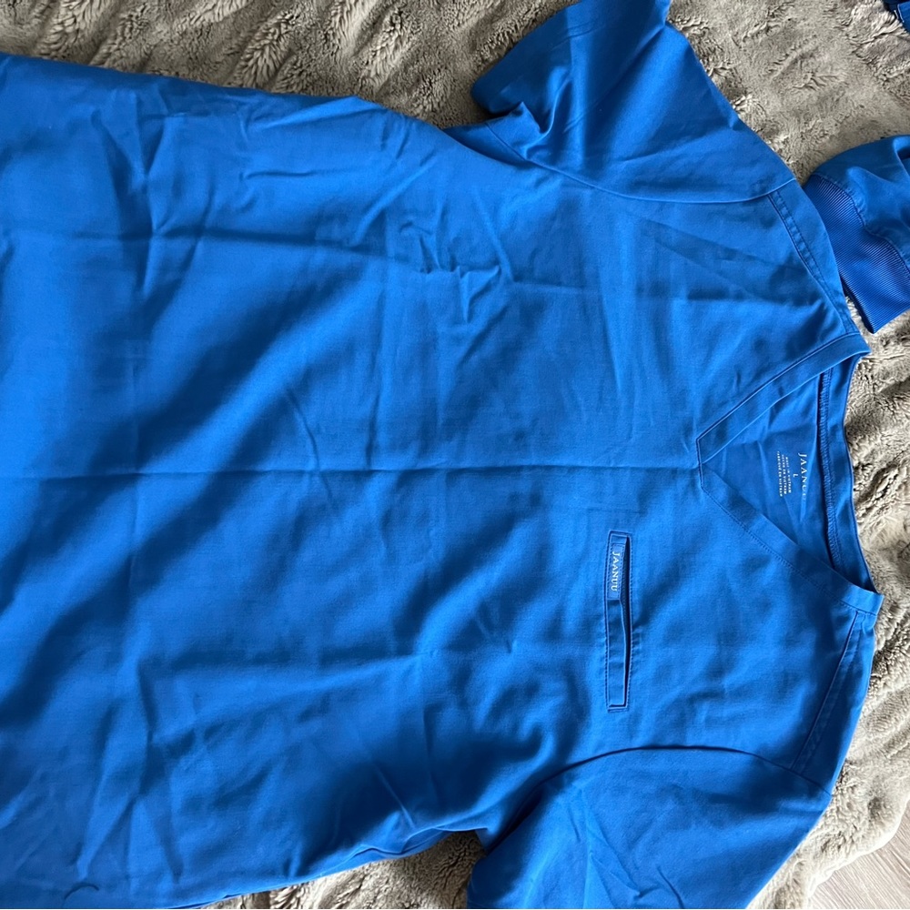 Jaanuu Men's Scrub Top